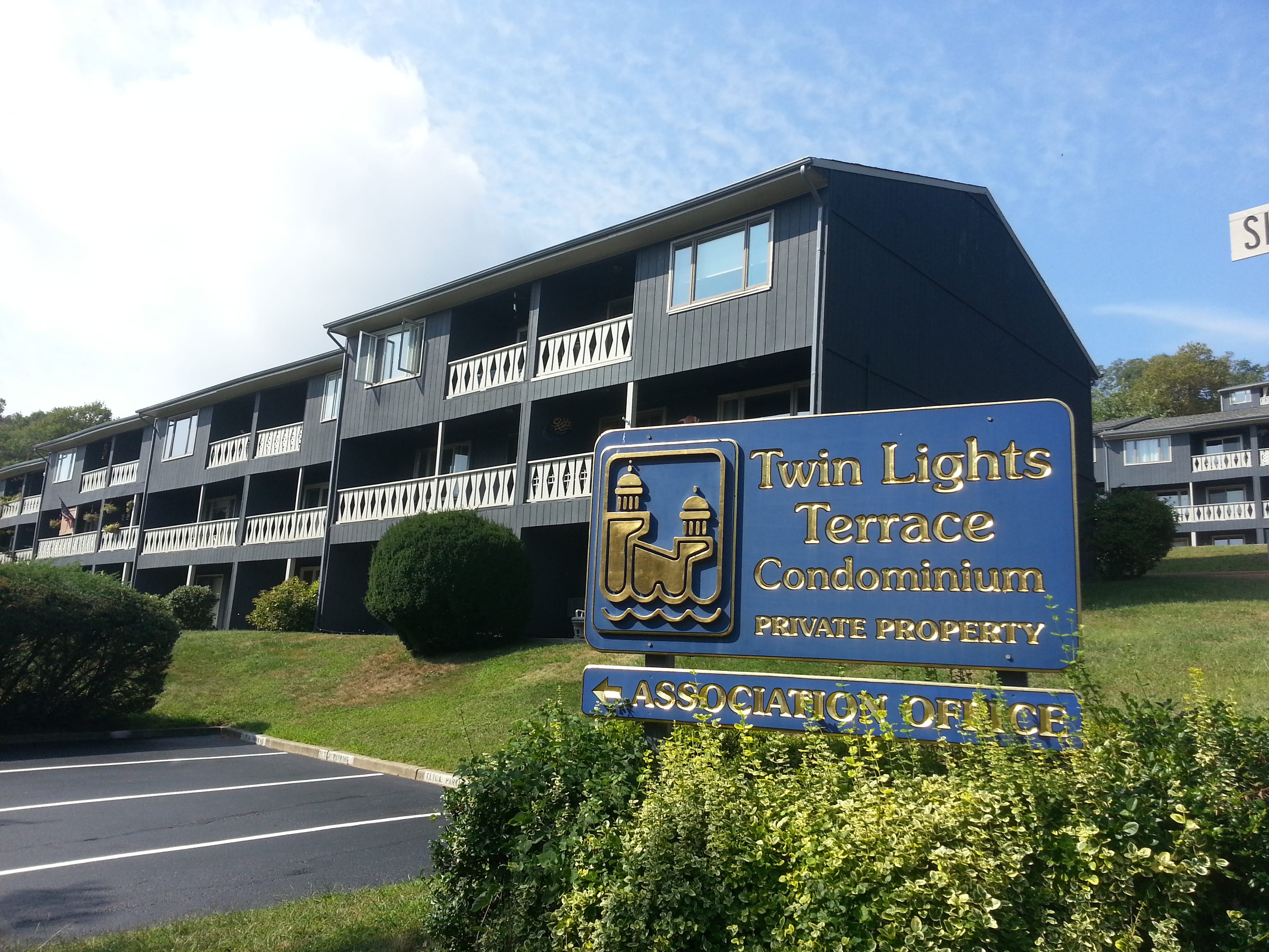 Twin Lights Terrace is a community of one and two bedroom condos overlooking the ocean and river.