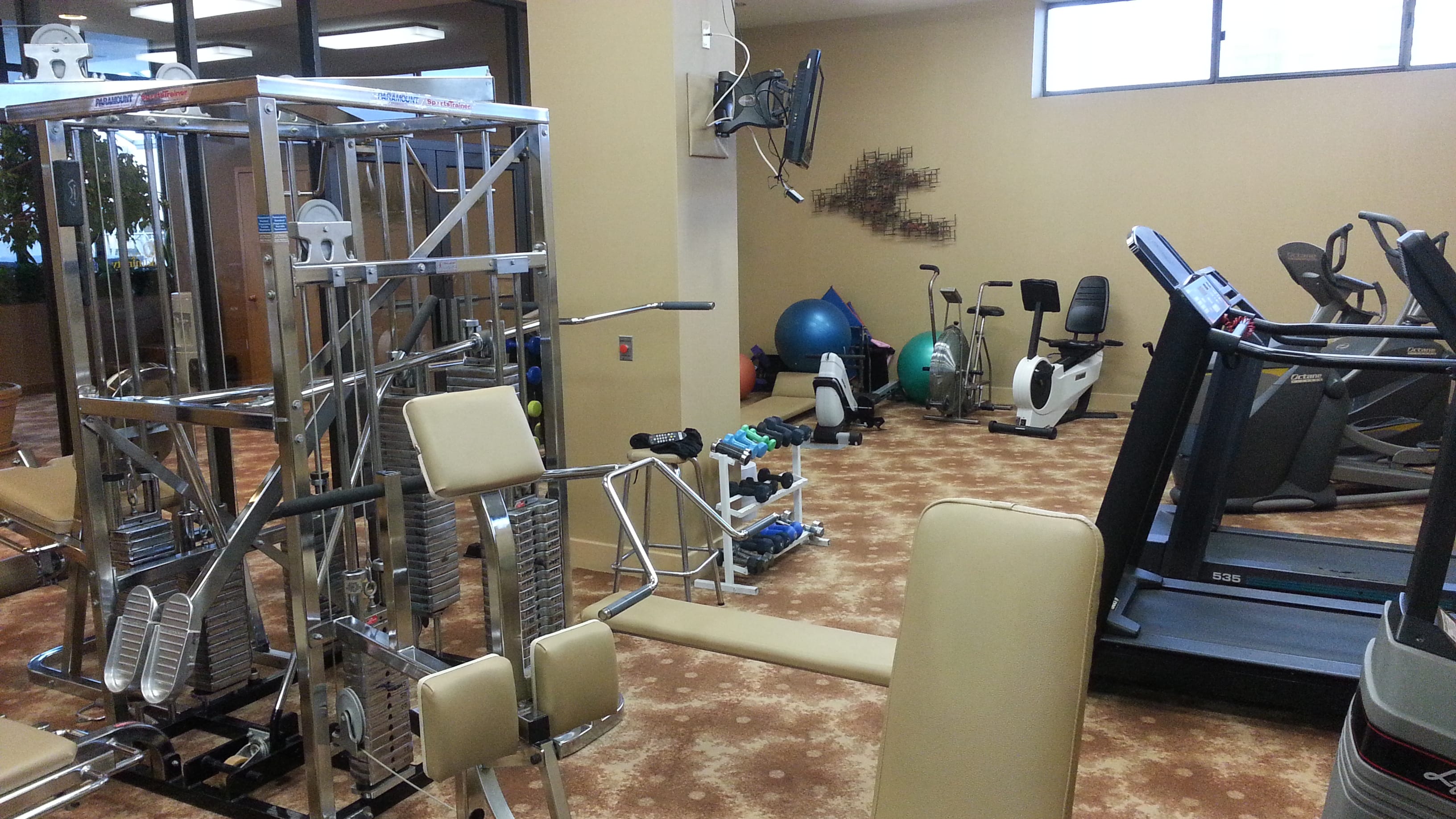 The Admiralty has this well light and equipped fitness room.