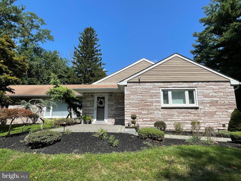226 UPPER FERRY ROAD, EWING, New Jersey, 08628, United States, 3 Bedrooms Bedrooms, ,3 BathroomsBathrooms,Residential,For Sale,UPPER FERRY,1340369