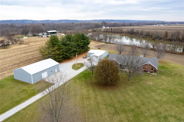 9137 State Route 94 N, West Alton, MO 63386