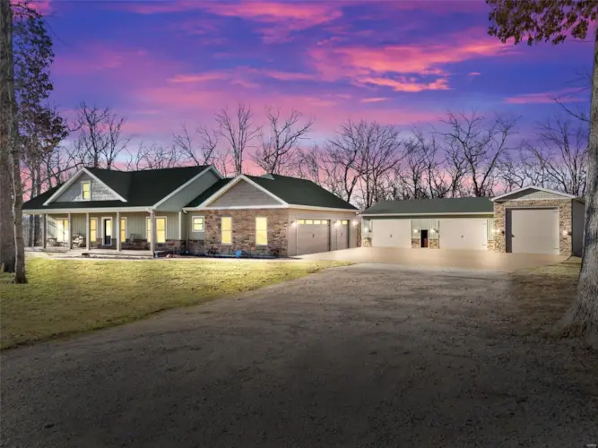 35 Parc Forest Trail, Hawk Point, MO 63349