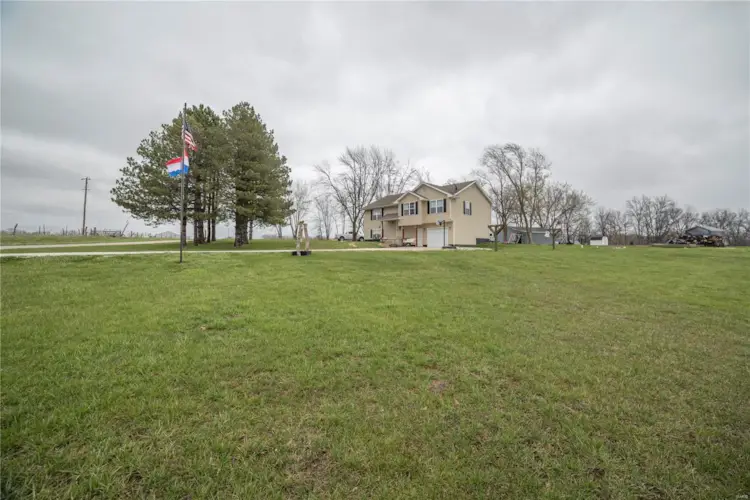 5753 Pike 456, Curryville, MO 63339