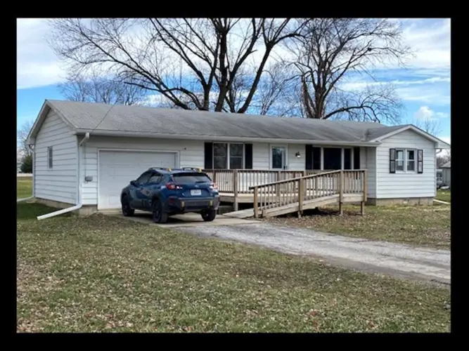 203 S Shelby, Clarence, MO 63437