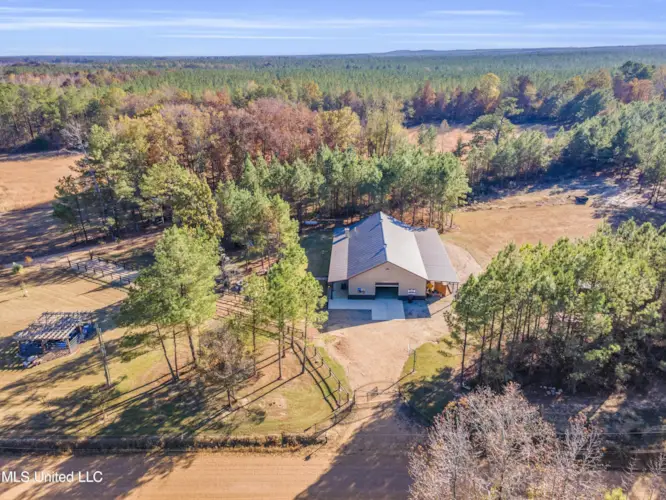 1492 Berry Road, Maben, MS 39750