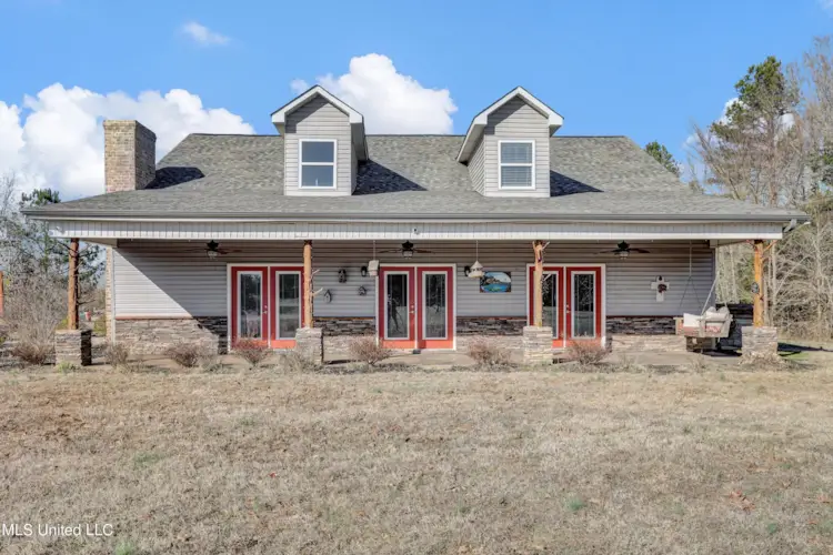 1757 Potts Camp Road, Waterford, MS 38685