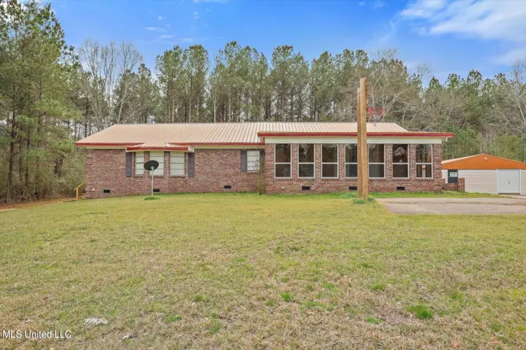 15294 W Highway 18, Raleigh, MS 39153