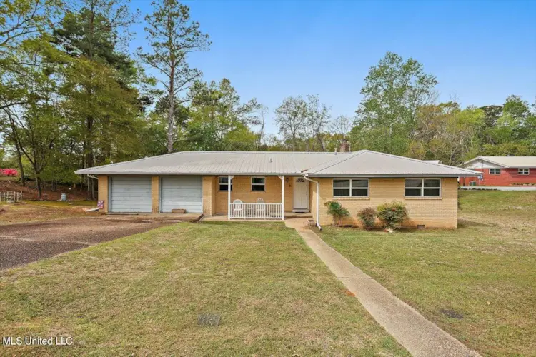 252 Magnolia Drive, Raleigh, MS 39153