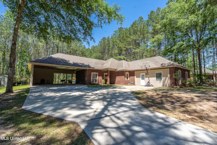 42 Rockwell Drive, Purvis, MS 39475