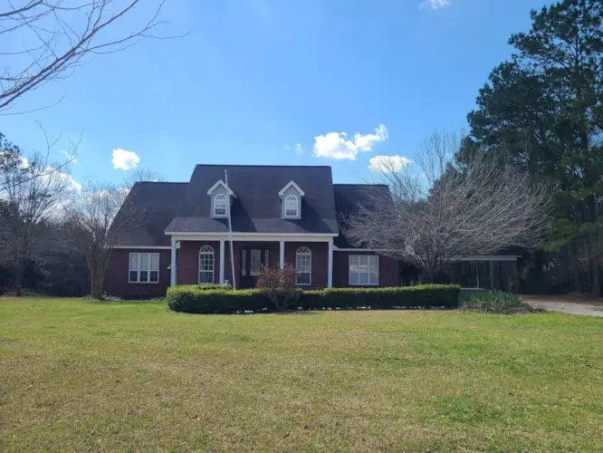 155 Burgetown Rd., Carriere, MS 39426