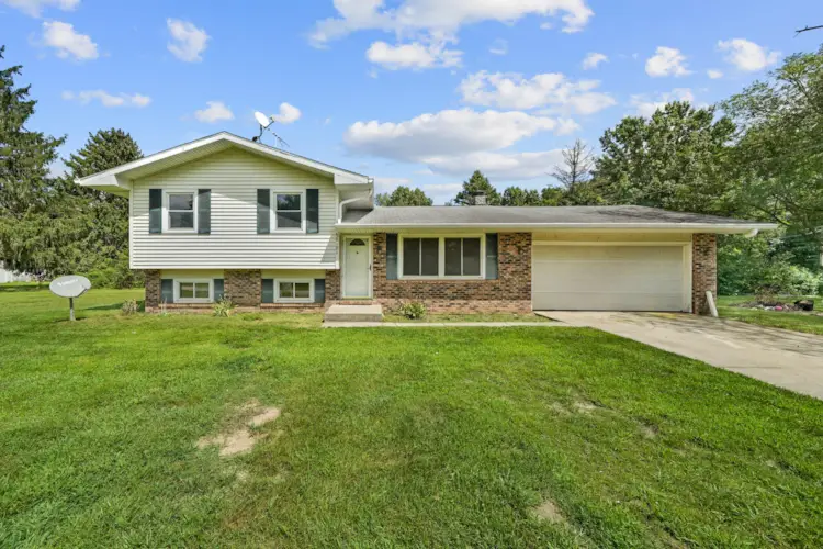 68181 Elsie Lane, Edwardsburg, MI 49112