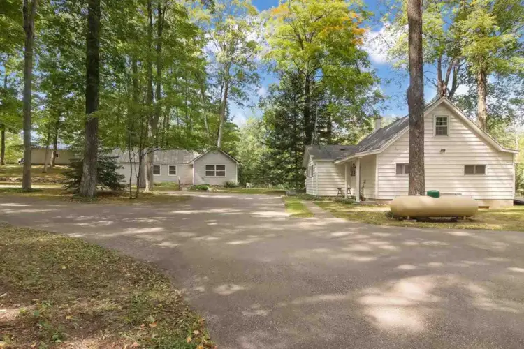 9037 Lake of the Woods Road, Bellaire, MI 49615