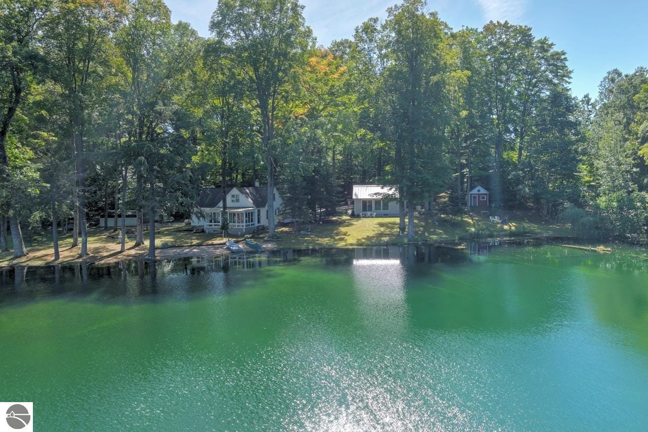 9037 Lake Of The Woods Road