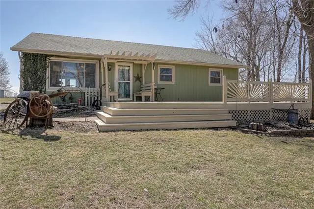 8437 SW 247th Street, Gower, MO 64454
