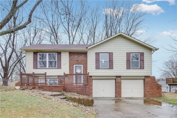 602 Zay Drive, Excelsior Springs, MO 64024