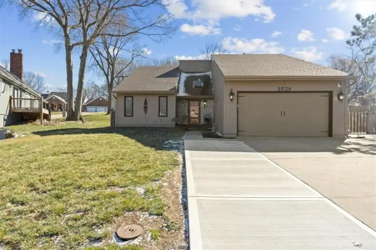 3829 S Grand Avenue, Independence, MO 64055