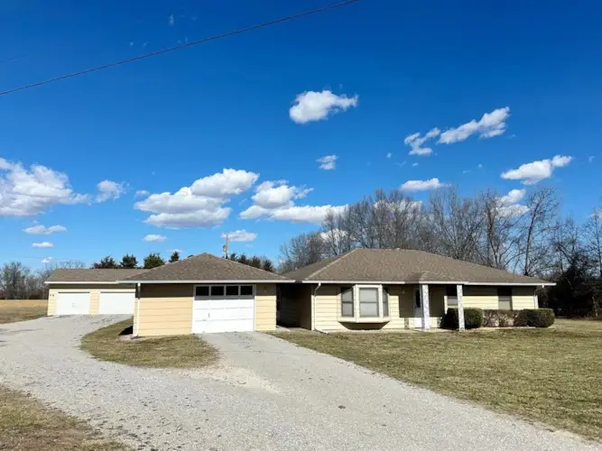 12155 SW 200 Road, Schell City, MO 64783