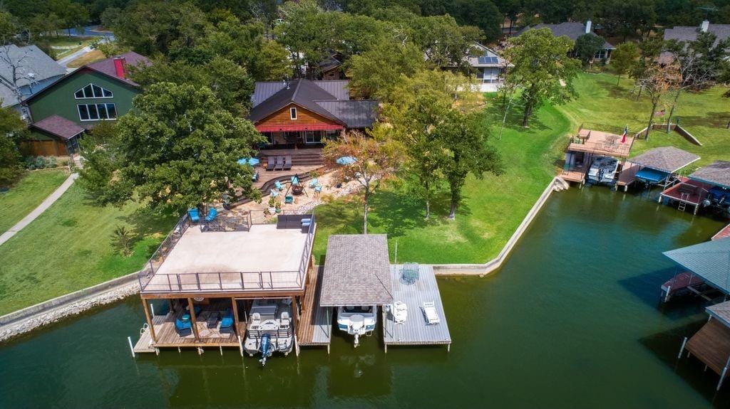 204 Kiowa Drive E, Lake Kiowa, TX 76240 20130942 Ebby Halliday