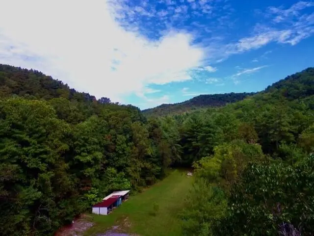 200 Wood Acres Rd, Clifton Forge, VA 24422