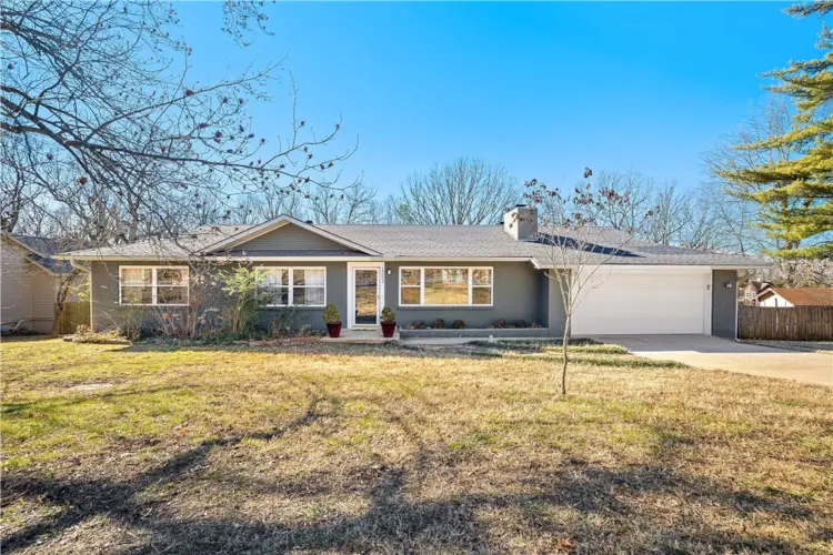 1333 Viewpoint Drive, Fayetteville, AR 72701