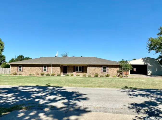 426 NW Lawrence, Hoxie, AR 72433