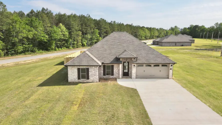 81 Abbey Road, Caledonia, MS 39740