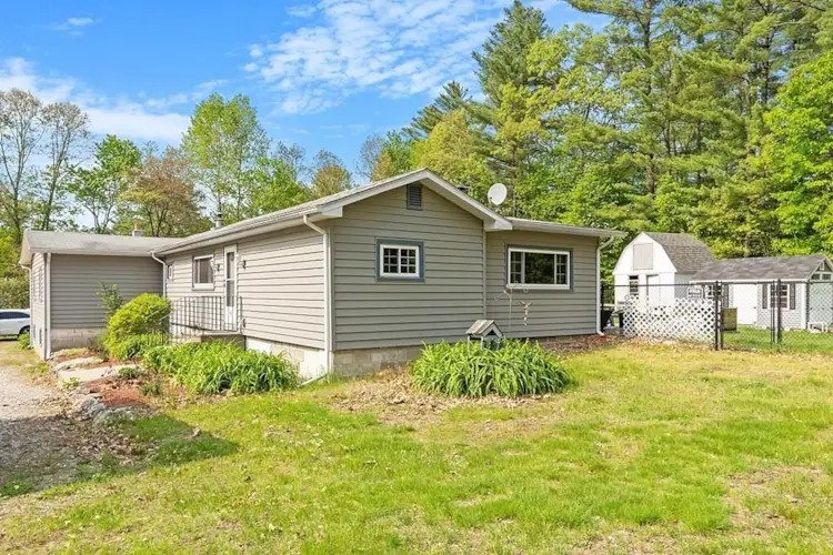 68 West Rd, Londonderry, NH 03053