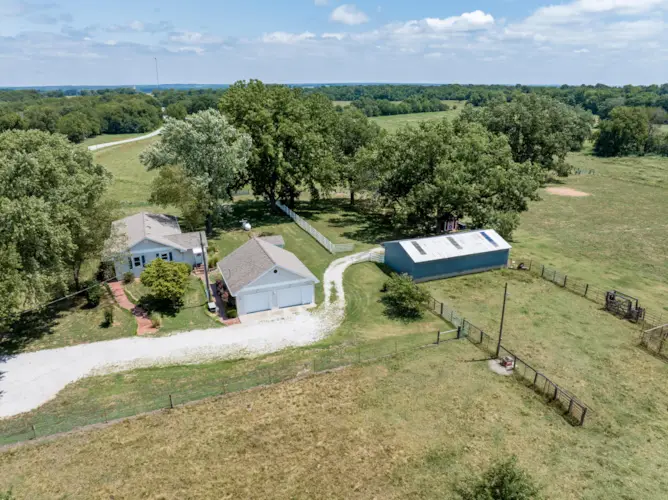 162 E Us Highway 160, Greenfield, MO 65661