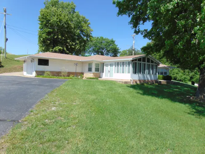 1399 Old Hwy 37, Cassville, MO 65625