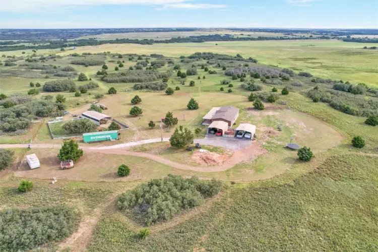 16937 E 1170 RD, Sweetwater, OK 73666